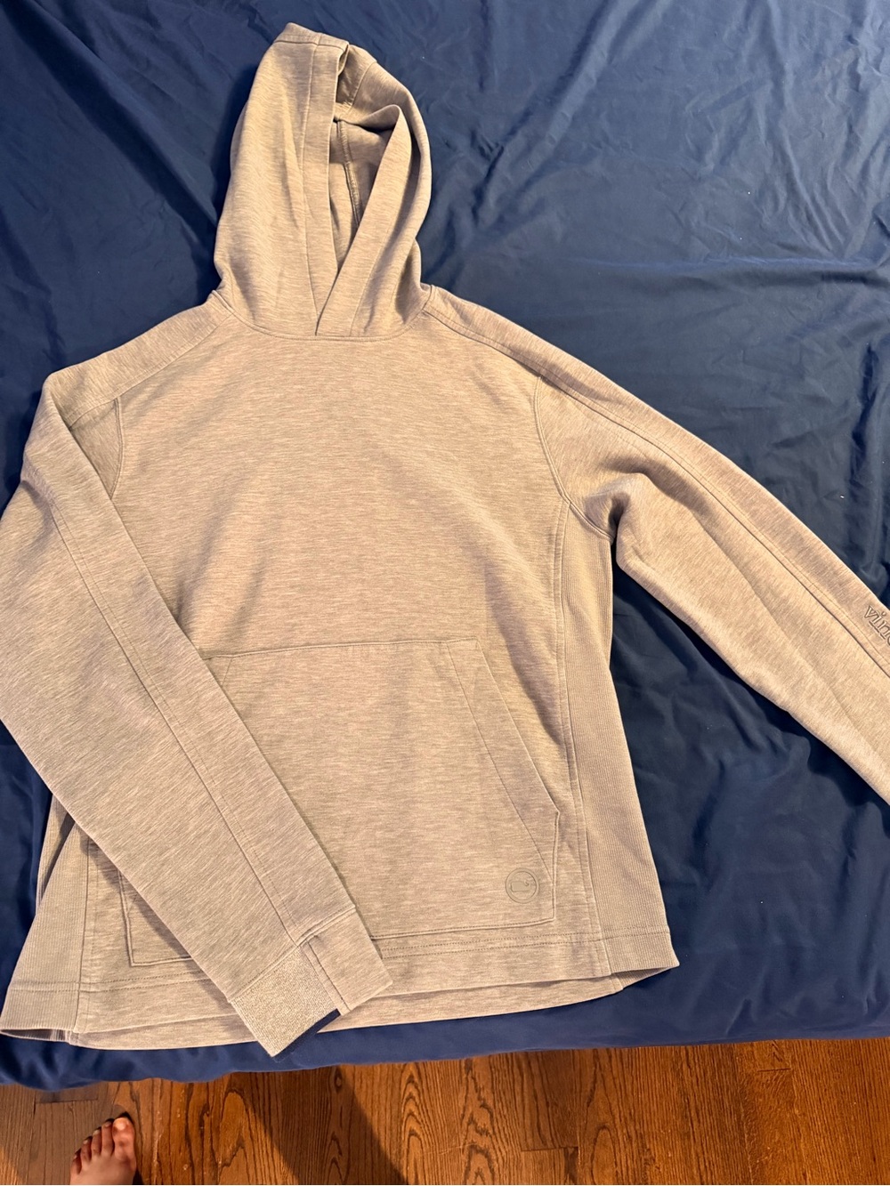 Vineyard Vines Men’s Crewneck Hoodie in Heather Taupe